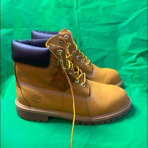 Boys Timberland Boots/ Size 3.5